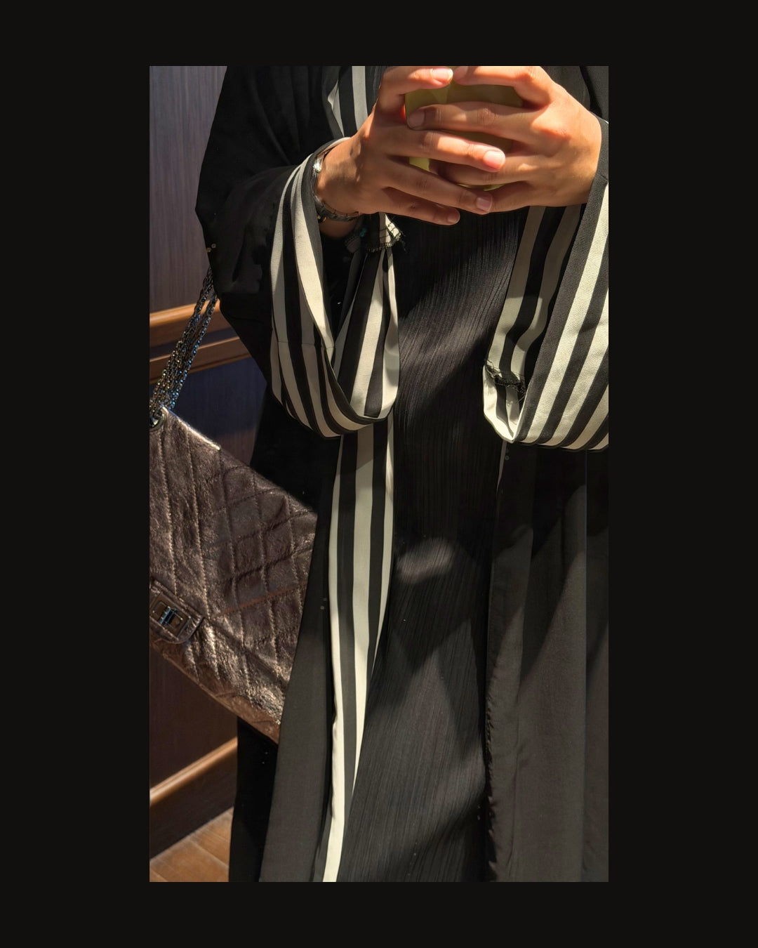 Thin stripes chiffon abaya